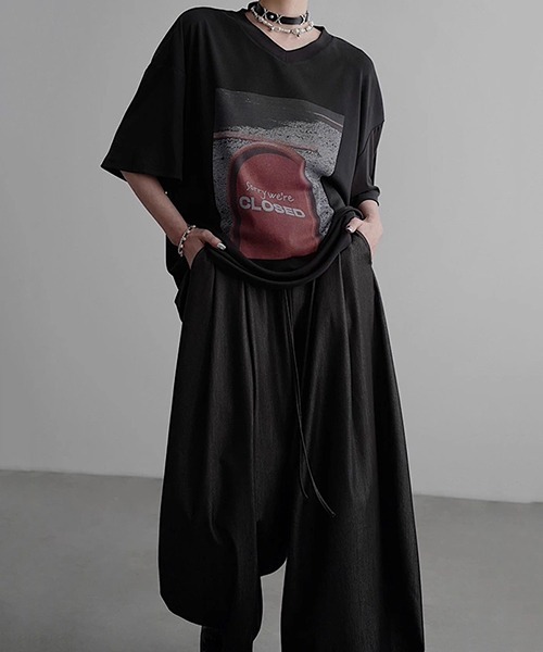 chuclla(チュクラ)の「【CHENTAITAI】“CLOSED”サイン グラフィックTシャツ CTW25s019(Tシャツ/カットソー・レディース・ブラック/アイボリー・M/S)」の14枚目の写真