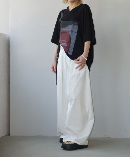 chuclla(チュクラ)の「【CHENTAITAI】“CLOSED”サイン グラフィックTシャツ CTW25s019(Tシャツ/カットソー・レディース・ブラック/アイボリー・M/S)」の3枚目の写真