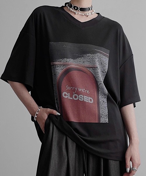 chuclla(チュクラ)の「【CHENTAITAI】“CLOSED”サイン グラフィックTシャツ CTW25s019(Tシャツ/カットソー・レディース・ブラック/アイボリー・M/S)」の9枚目の写真