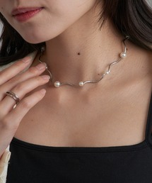 MAGASIN DE MODE Chou Chou（マガジンデモードシュシュ）の「【MAGASIN DE MODE Chou Chou】ネックレス ニッケルフリー パール メタル ウェーブ チョーカー　OSWY（ネックレス）」