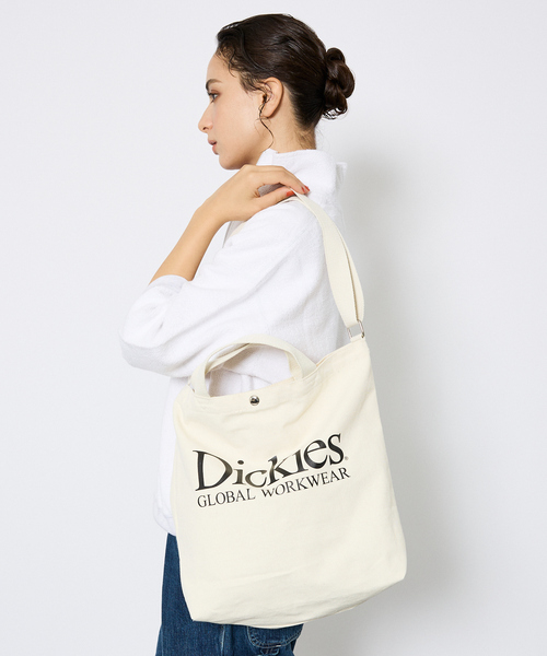 Dickies（ディッキーズ）の「【Dickies/ディッキーズ】TEXT LOGO TC/ロゴキャンバス２WAYショルダー/トートバッグ/ユニセックス（ショルダーバッグ・メンズ・ブラック系その他/グリーン系その他/ブルー系その他/レッド系その他/ブラック系その他2/グリーン系その他2/ブルー系その他2/レッド系その他2・フリー）」の2枚目の写真