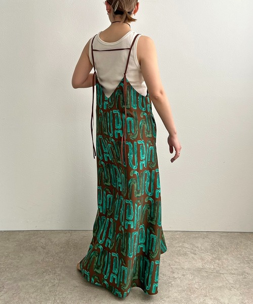 LHELBIE(レルビエ)の「レイヤードライクキャミワンピース(ワンピース・レディース・ネイビー/ブラック/グリーン・M)」の8枚目の写真