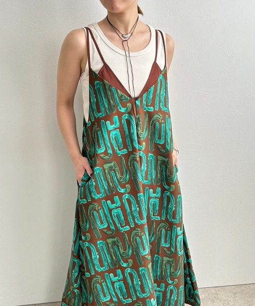 LHELBIE(レルビエ)の「レイヤードライクキャミワンピース(ワンピース・レディース・ネイビー/ブラック/グリーン・M)」の9枚目の写真