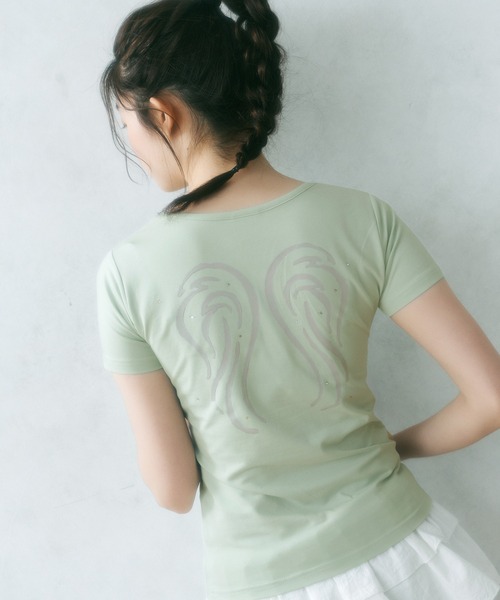 FCMM(エフシーエムエム)の「【日本限定】WING TEE / ウィングTEE(Tシャツ/カットソー・レディース・オフホワイト/チャコールグレー/グリーン・MEDIUM/SMALL)」の3枚目の写真