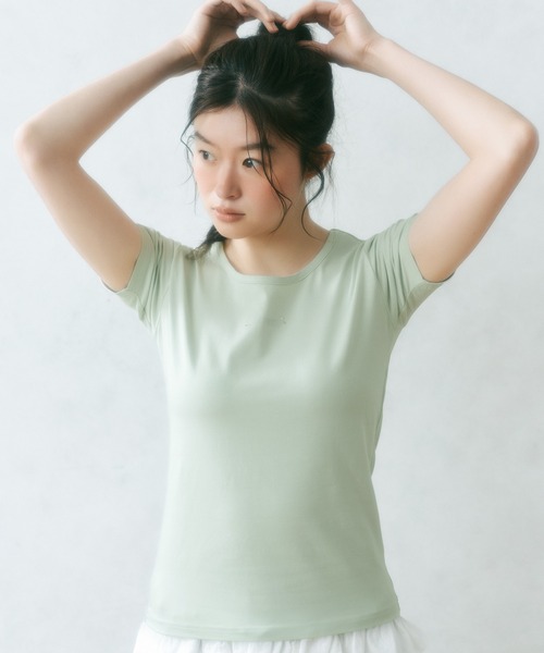 FCMM(エフシーエムエム)の「【日本限定】WING TEE / ウィングTEE(Tシャツ/カットソー・レディース・オフホワイト/チャコールグレー/グリーン・MEDIUM/SMALL)」の13枚目の写真