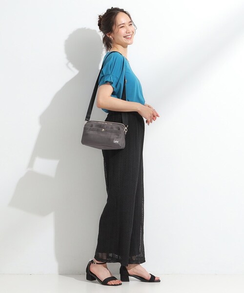 Lee（リー）の「【Lee別注／撥水】2層ショルダーバッグ（ショルダーバッグ・レディース・チャコールグレー/ネイビー系5/ブラック/ベージュ/カーキ系4・00）」の8枚目の写真