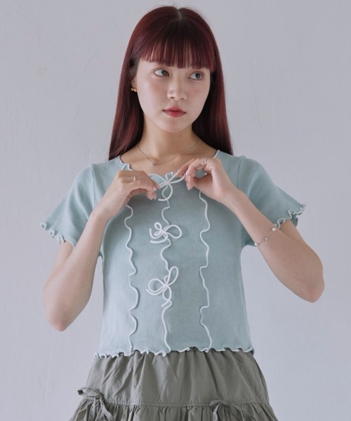 Uenui(ウニュイ)の「【 cunii 】リボンディテール×配色ステッチフリルニットトップス(Tシャツ/カットソー・レディース・ブルー系その他/ピンク/イエロー/ホワイト/ブラック・FREE)」の3枚目の写真