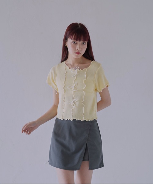 Uenui(ウニュイ)の「【 cunii 】リボンディテール×配色ステッチフリルニットトップス(Tシャツ/カットソー・レディース・ブルー系その他/ピンク/イエロー/ホワイト/ブラック・FREE)」の7枚目の写真