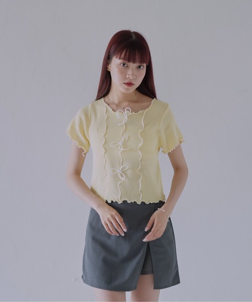 Uenui(ウニュイ)の「【 cunii 】リボンディテール×配色ステッチフリルニットトップス(Tシャツ/カットソー・レディース・ブルー系その他/ピンク/イエロー/ホワイト/ブラック・FREE)」の8枚目の写真