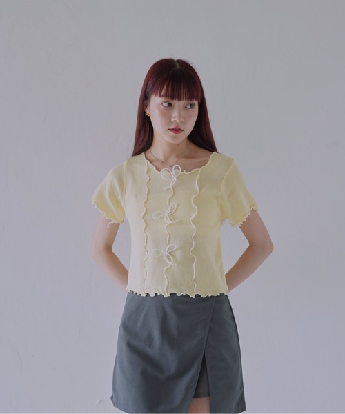 Uenui(ウニュイ)の「【 cunii 】リボンディテール×配色ステッチフリルニットトップス(Tシャツ/カットソー・レディース・ブルー系その他/ピンク/イエロー/ホワイト/ブラック・FREE)」の9枚目の写真