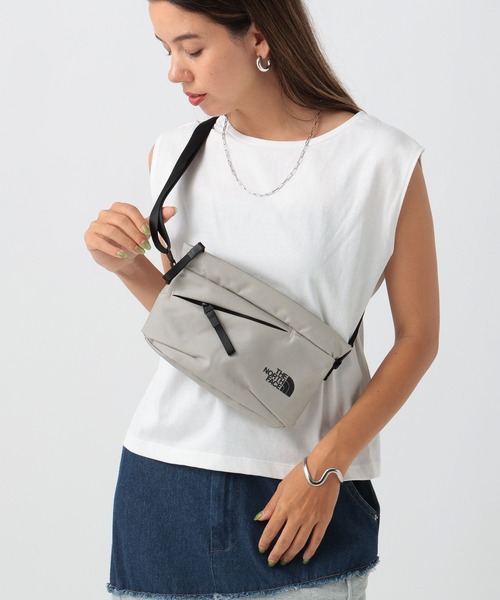 THE NORTH FACE（ザノースフェイス）の「【THE NORTH FACE(ザ・ノース・フェイス)】Pyrenees SH（ショルダーバッグ・レディース・ブラック/カーキ/ライトグレー・FREE）」の2枚目の写真