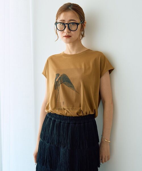 YECCA VECCA（イェッカヴェッカ）の「フォトプリントTee（Tシャツ/カットソー・レディース・ダークベージュ/オフホワイト/ブラック・FREE）」の3枚目の写真