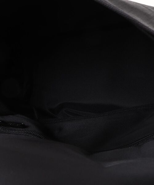 Manhattan Portage(マンハッタンポーテージ)の「NYLON MESSENGER BAG JR (SM) BP W/DIV TMP(メッセンジャーバッグ・メンズ・ブラック・SMALL)」の6枚目の写真