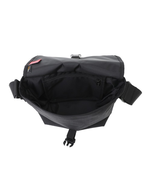 Manhattan Portage(マンハッタンポーテージ)の「NYLON MESSENGER BAG JR (SM) BP W/DIV TMP(メッセンジャーバッグ・メンズ・ブラック・SMALL)」の15枚目の写真