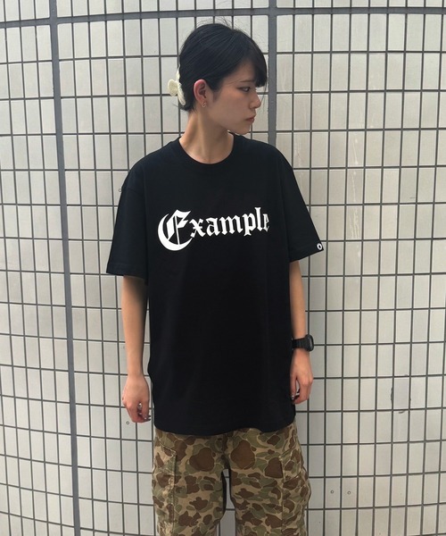 EXAMPLE(エグザンプル)の「EXAMPLE OE LOGO COLLEGE S/S TEE(Tシャツ/カットソー・メンズ・ブラック/ホワイト・XXL/XL/L/M)」の18枚目の写真
