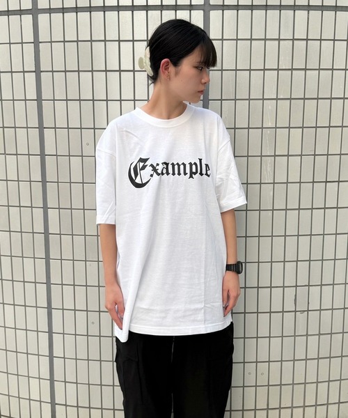 EXAMPLE(エグザンプル)の「EXAMPLE OE LOGO COLLEGE S/S TEE(Tシャツ/カットソー・メンズ・ブラック/ホワイト・XXL/XL/L/M)」の20枚目の写真