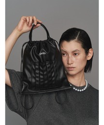 【UN3D.】アンスリード ショルダーバッグ 革 ブラック UN3D. ショルダーバッグ バッグ IRREGULAR TRIANGLE LEATHER BAG