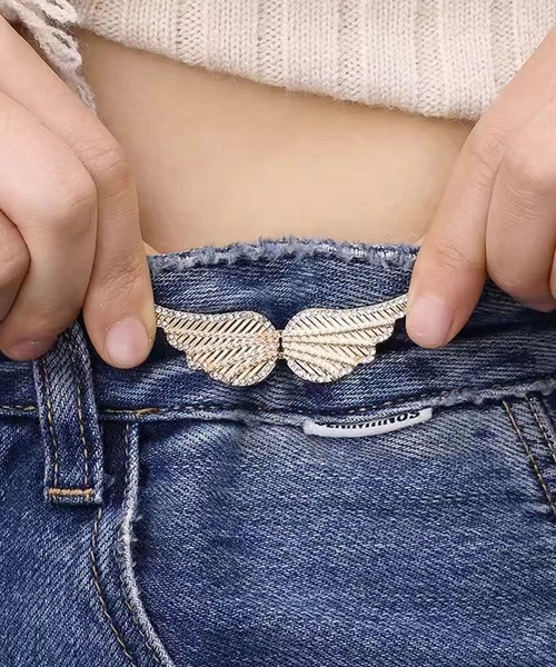 ammy.（エイミードット）の「【 ammy. / エイミードット 】 エンジェル ウィング モチーフ ウエスト 調整 フック ピン（ベルト・レディース・シルバー/ゴールド・FREE）」の2枚目の写真