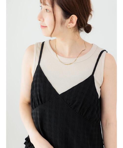 Te chichi TERRASSE(テチチテラス)の「ワッフルクルーネックタンクトップ(タンクトップ・レディース・オフホワイト/ブラック/ベージュ・F)」の4枚目の写真