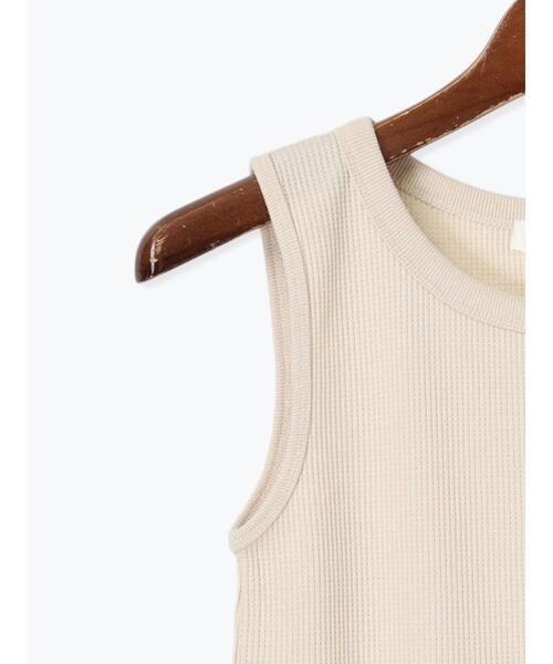 Te chichi TERRASSE(テチチテラス)の「ワッフルクルーネックタンクトップ(タンクトップ・レディース・オフホワイト/ブラック/ベージュ・F)」の10枚目の写真