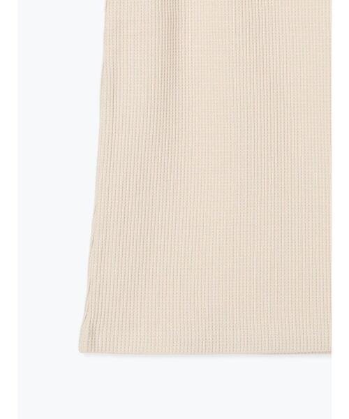 Te chichi TERRASSE(テチチテラス)の「ワッフルクルーネックタンクトップ(タンクトップ・レディース・オフホワイト/ブラック/ベージュ・F)」の11枚目の写真