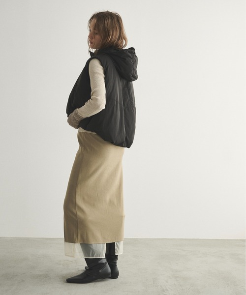 LOSCa(ロスカ)の「シアーレイヤードペンシルスカート(スカート・レディース・グリーン/ベージュ/チャコールグレー・FREE)」の11枚目の写真