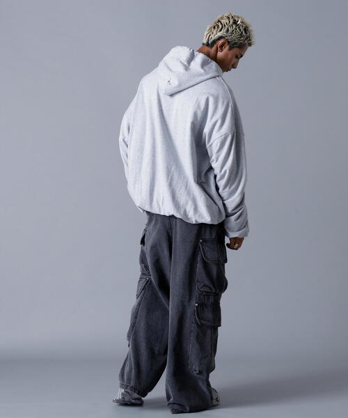 L.H.P(エルエイチピー)の「DankeSchon/ダンケシェーン/BALLOON HOODIE(パーカー・メンズ・ブラック/グレー・M/L)」の14枚目の写真