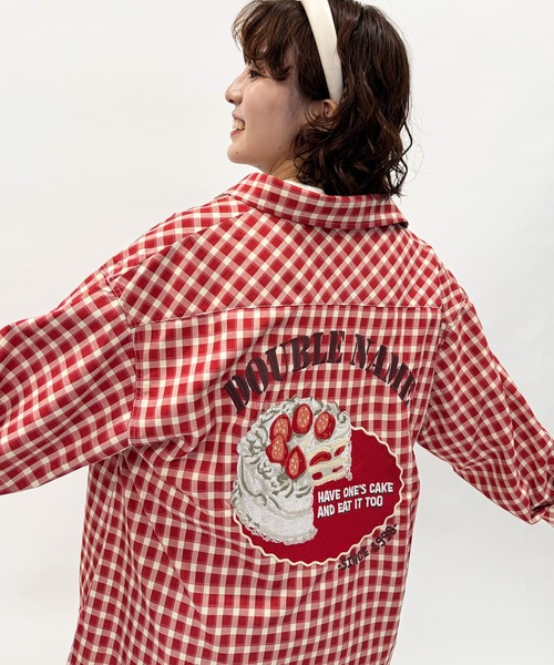DOUBLE NAME（ダブルネーム）の「ギンガムチェックBACK刺しゅうチュニックシャツ（シャツ/ブラウス・レディース・レッド/ブラック・FREE）」の4枚目の写真