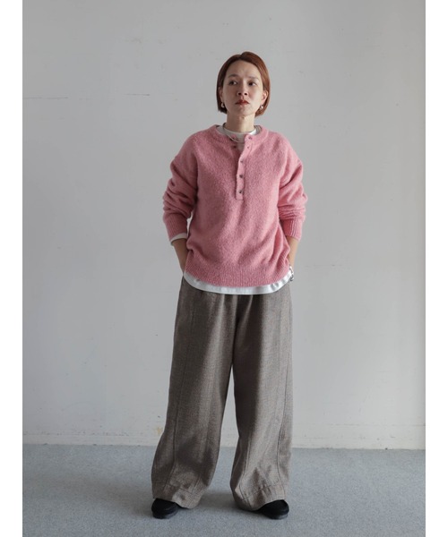 FIL DE FER（フィルデフェール）の「アルパカ混ソフトスラブ　ヘンリーネックP/O（ニット/セーター・レディース・チャコールグレー/ピンク・FREE）」の5枚目の写真