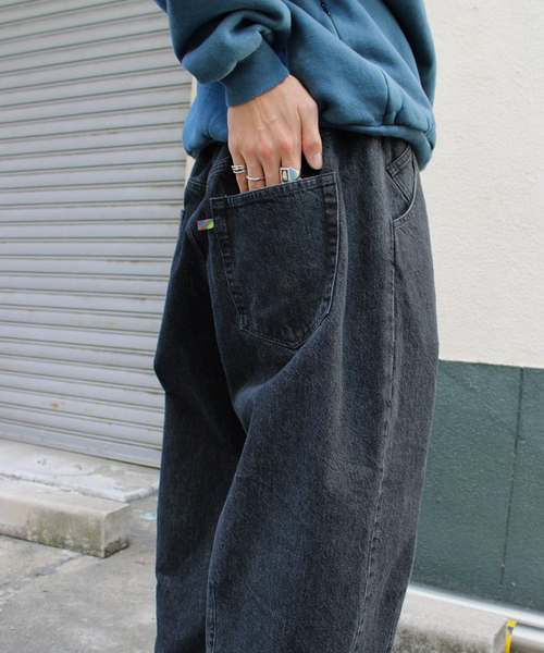 is-ness（イズネス）の「is-ness / イズネス 5PK BALLOON PANTS (Enzyme Wash)（デニムパンツ・メンズ・ブラック/ネイビー・LARGE/MEDIUM）」の7枚目の写真