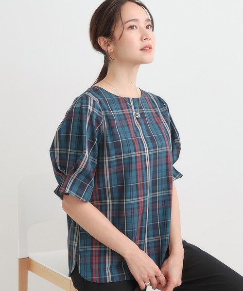 DRESKIP(ドレスキップ)の「【S-LL/5分袖】お袖タックできれいに魅せる 大人のチェックブラウス(シャツ/ブラウス・レディース・アイボリー系1/ワイン系3/ブルーグリーン/ブラック系1・02/01/04/03)」の4枚目の写真