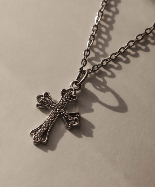 VIBGYOR（ヴィブジョー）の「【IZU】 シルバー クロスネックレス メンズ レディース ユニセックス 十字架 ペンダント チェーン 韓国ファッション K-POP風 モード系 アクセサリー（ネックレス・メンズ・シルバー・FREE）」の5枚目の写真