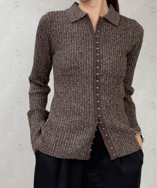 Per sist ence（パーシエンス）の「ホックデザインポロニットカーディガン（ニット/セーター・レディース・ブラウン/アイボリー/グレー/オフホワイト/チャコールグレー・ONE SIZE）」の5枚目の写真