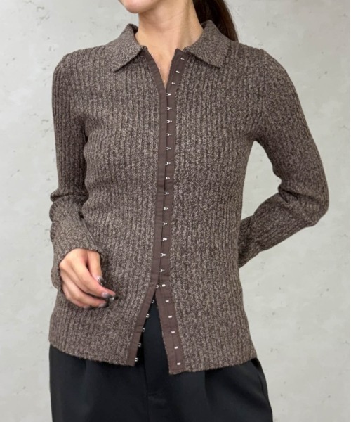 Per sist ence（パーシエンス）の「ホックデザインポロニットカーディガン（ニット/セーター・レディース・ブラウン/アイボリー/グレー/オフホワイト/チャコールグレー・ONE SIZE）」の18枚目の写真