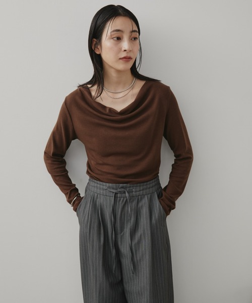 Aunt Marie's(アントマリーズ)の「ドレープオフショルダーニット(ニット/セーター・レディース・ブラウン/ブラック/チャコールグレー・FREE)」の10枚目の写真
