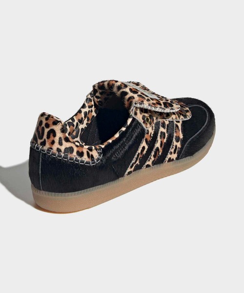 adidas(アディダス)の「サンバ LT シューズ / Samba LT Shoes / アディダスオリジナルス adidas Originals(スニーカー・メンズ・ブラック・22.0cm/22.5cm/23.0cm/23.5cm/24.0cm/27.0cm/27.5cm/28.0cm/28.5cm/29.0cm/24.5cm/25.0cm/25.5cm/26.0cm/26.5cm)」の4枚目の写真