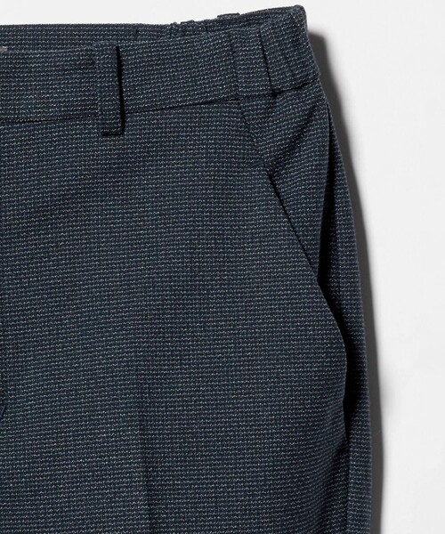 A DAY IN THE LIFE UNITED ARROWS（アデイインザライフユナイテッドアローズ）の「ドビー テーパードパンツ ‐ウォッシャブル・セットアップ対応‐＜A DAY IN THE LIFE＞（スラックス・レディース・ネイビー/ダークグレー・36/38/40）」の4枚目の写真