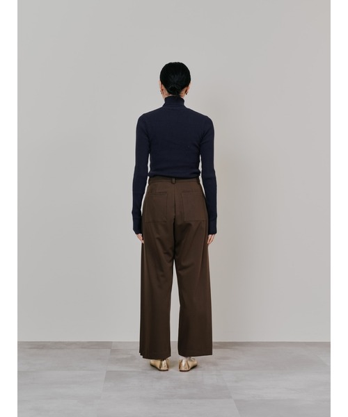 TEVALT（ヴァレット）の「リブタートルニットトップス（ニット/セーター・レディース・イエロー/ターコイズブルー/ネイビー・38）」の20枚目の写真