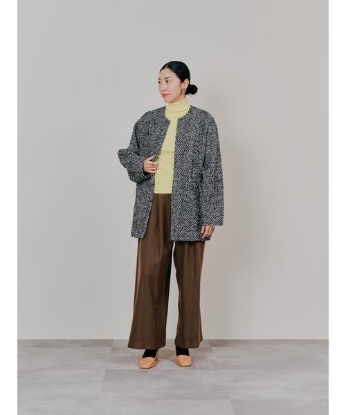 TEVALT（ヴァレット）の「リブタートルニットトップス（ニット/セーター・レディース・イエロー/ターコイズブルー/ネイビー・38）」の5枚目の写真