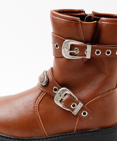 URBAN CHERRY（アーバンチェリー）の「ベルトデザインエンジニアブーツ（ブーツ・キッズ・ブラウン/ブラック・18.0cm/19.0cm/19.5cm/20.0cm/20.5cm/21.0cm/21.5cm/22.5cm/18.5cm）」の13枚目の写真