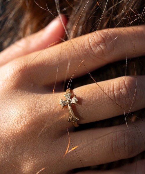 IRIEBEACH(アイリービーチ)の「cross ring 【free size】/【ハワイアンジュエリー】【サージカルステンレス】【金属アレルギー対応】【IRIEBEACH / アイリービーチ】つけっぱなしOK(リング・レディース・シルバー/ピンク/ゴールド・FREE)」の4枚目の写真