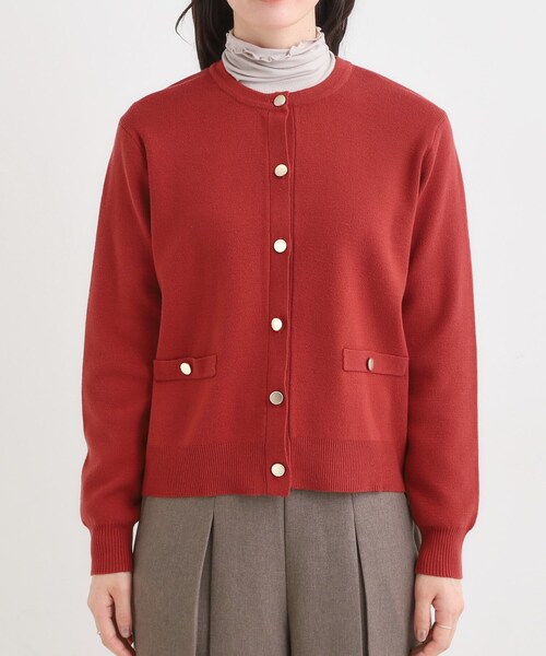 DRESKIP（ドレスキップ）の「【セットアップ可/洗濯機可】もちもちタッチが心地よい クルーネックカーディガン（カーディガン/ボレロ・レディース・ダークブラウン/ブラック/レッド系1・01/02/03/04）」の16枚目の写真