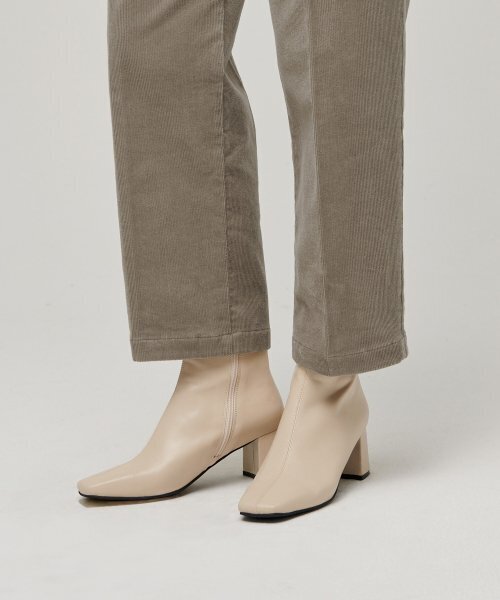 MUSINSA STANDARD WOMAN（ムシンサスタンダードウーマン）の「ウィメンズテーパードコーデュロイパンツ[ライトベージュ]（その他パンツ・レディース・その他・30/24/25/26/27/28/29）」の6枚目の写真