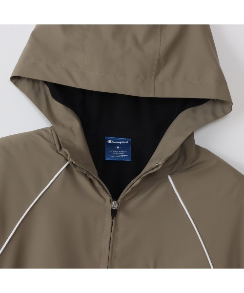 Champion（チャンピオン）の「チャンピオン  ZIP JACKET（ナイロンジャケット・レディース・ブラック/サンドグレー・M/L）」の5枚目の写真
