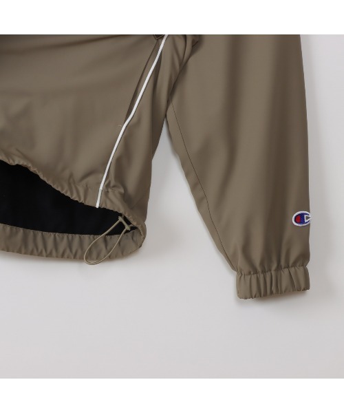 Champion（チャンピオン）の「チャンピオン  ZIP JACKET（ナイロンジャケット・レディース・ブラック/サンドグレー・M/L）」の6枚目の写真