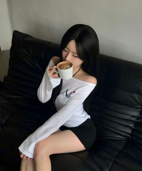 MUCENT(ムセント)の「ラブリッツミニハートロゴワンショルダー長袖Tシャツ(2カラー)(Tシャツ/カットソー・レディース・ブラック/ホワイト・FREE)」の13枚目の写真
