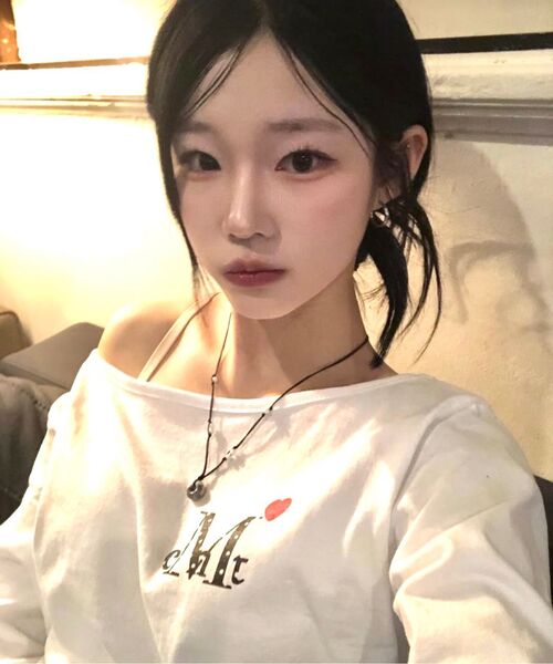 MUCENT(ムセント)の「ラブリッツミニハートロゴワンショルダー長袖Tシャツ(2カラー)(Tシャツ/カットソー・レディース・ブラック/ホワイト・FREE)」の14枚目の写真