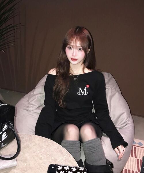 MUCENT(ムセント)の「ラブリッツミニハートロゴワンショルダー長袖Tシャツ(2カラー)(Tシャツ/カットソー・レディース・ブラック/ホワイト・FREE)」の16枚目の写真