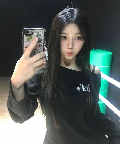 MUCENT(ムセント)の「ラブリッツミニハートロゴワンショルダー長袖Tシャツ(2カラー)(Tシャツ/カットソー・レディース・ブラック/ホワイト・FREE)」の18枚目の写真