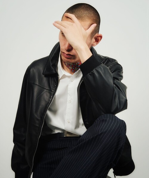 International Gallery BEAMS（インターナショナルギャラリービームス）の「QUATTROCCHI / シープレザー アビエーター ジャケット（ブルゾン・メンズ・ブラック/ライトグレー・44/48/46）」の2枚目の写真